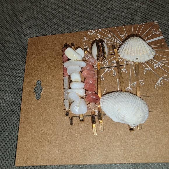 Hair Clips - Picture 1 of 3